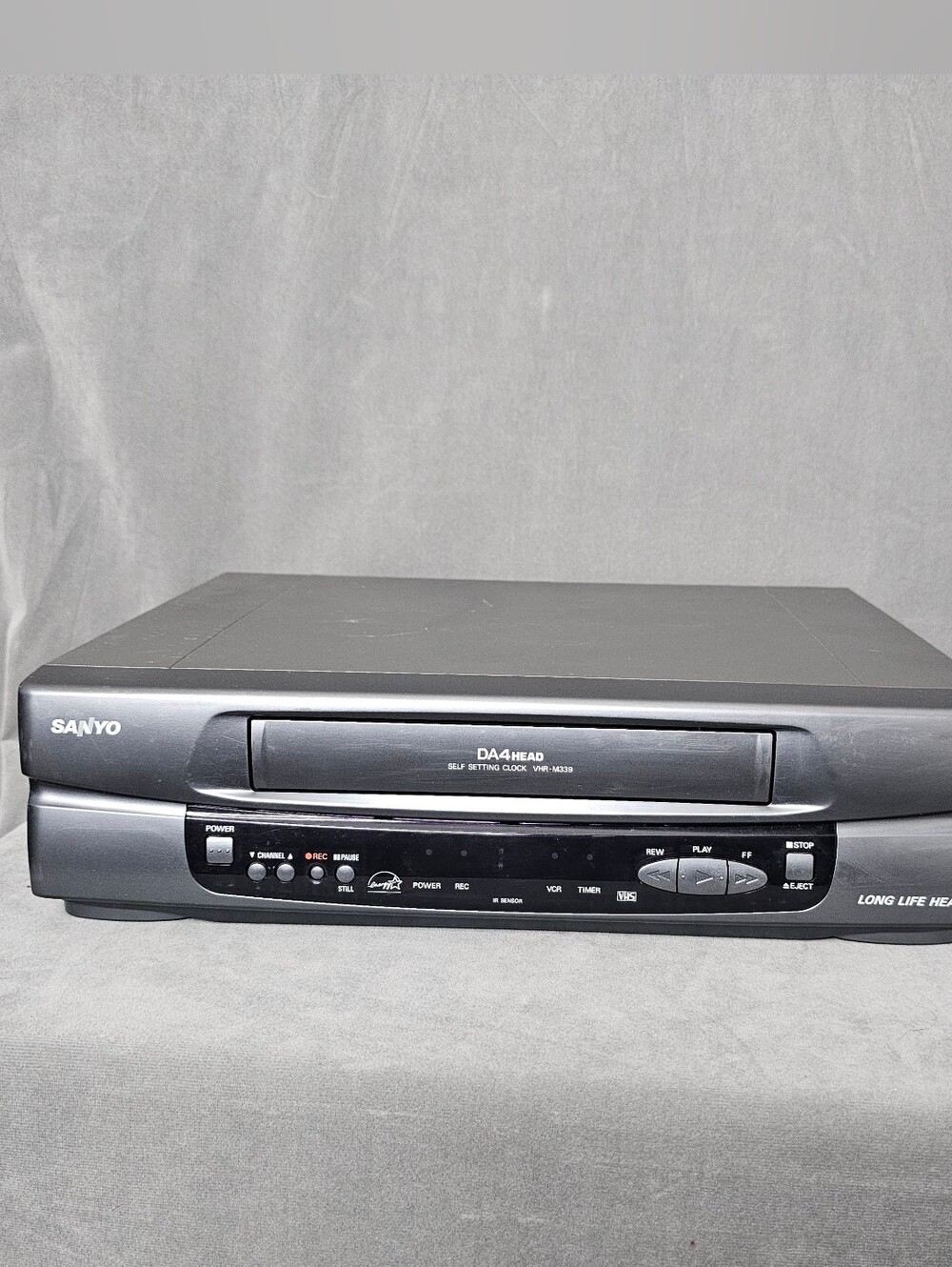 Sanyo VHR-M339 4Head VCR VHS Player Recorder  Tested Working No Remote E1-8